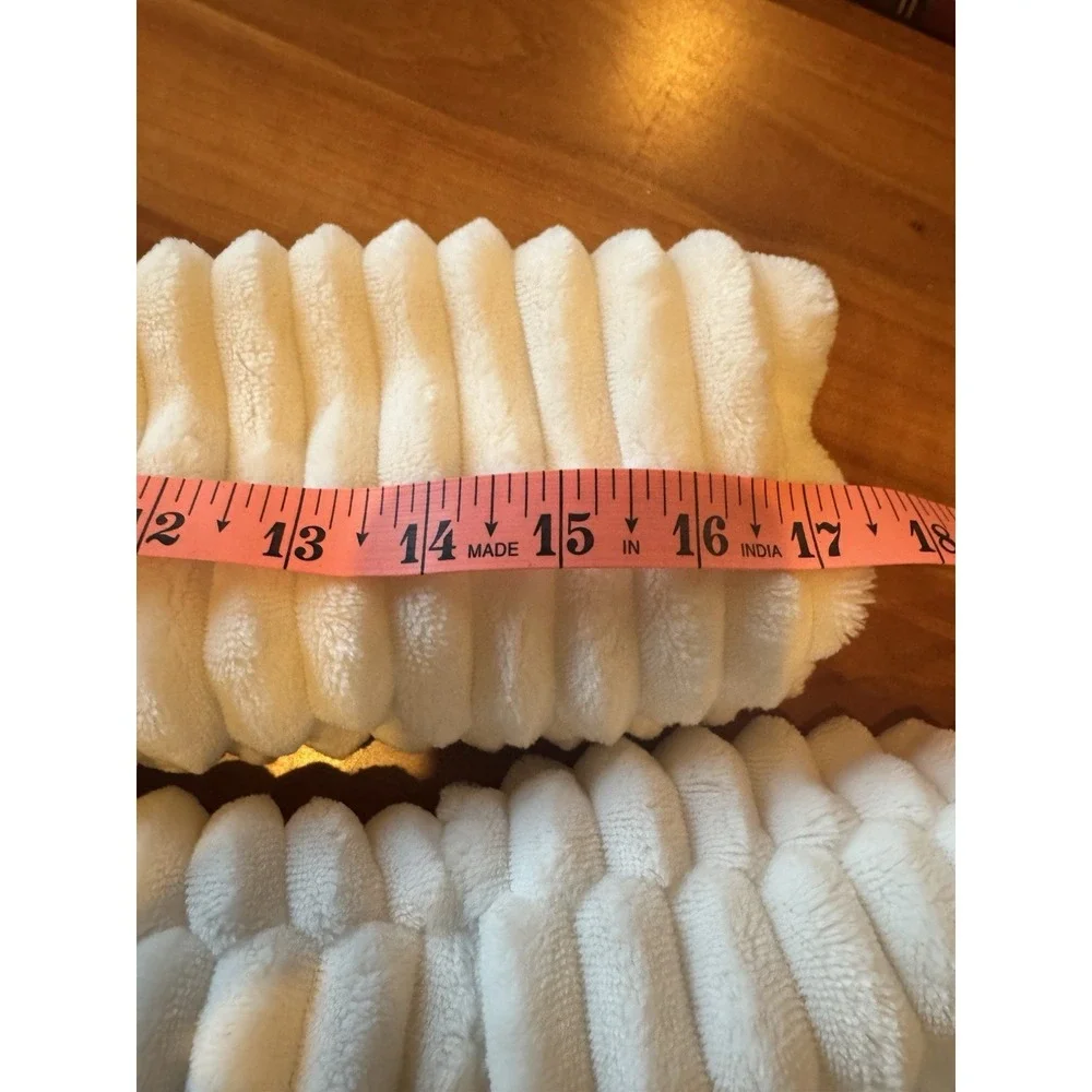 Juicy Couture White Faux Fur Children's Size 6 White Silver Buttons Lined Coat‎